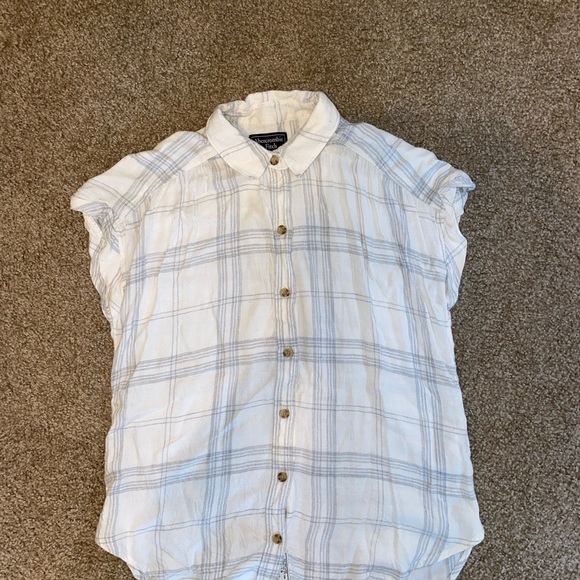 🌟Last Day on Posh🌟 soft grey plaid button up shirt - Picture 3 of 6